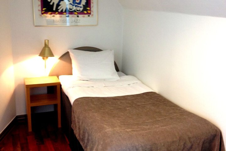 Room 15 of 78