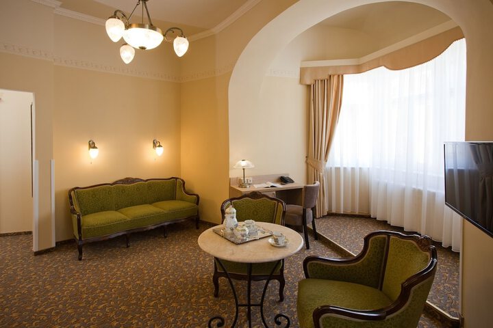Room 15 of 27