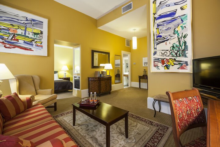 Room 21 of 72