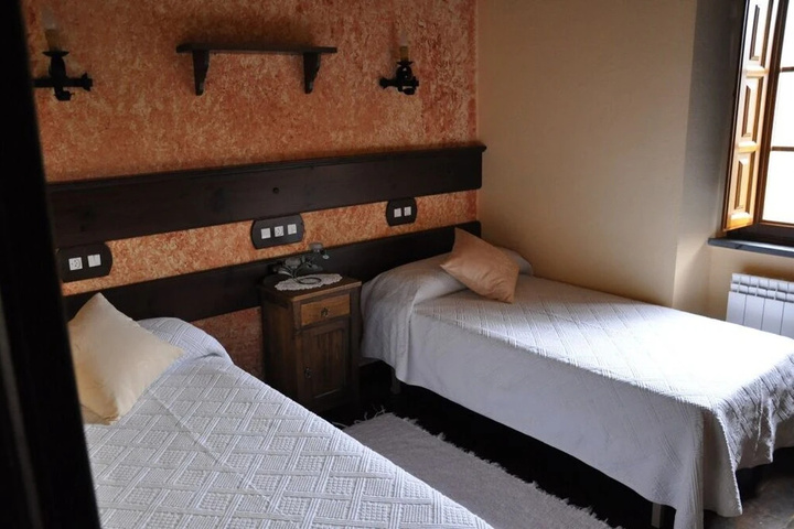 Room 4 of 22