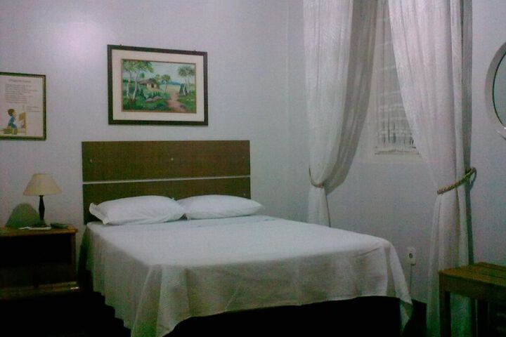 Room 18 of 28