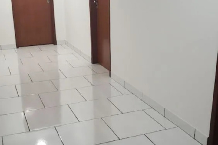 Room 8 of 10