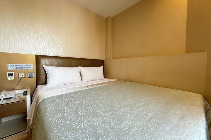 Room 33 of 160