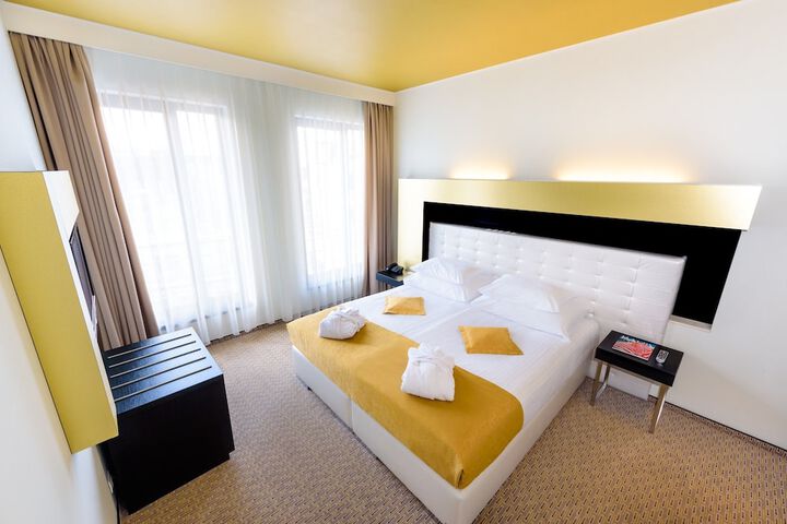 Room 21 of 76