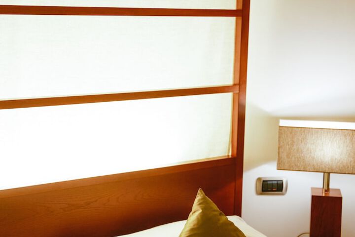 Room 12 of 85