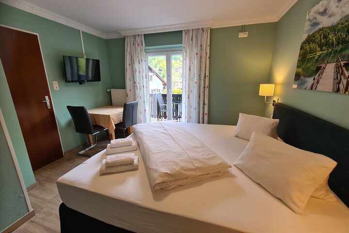 Room 9 of 62