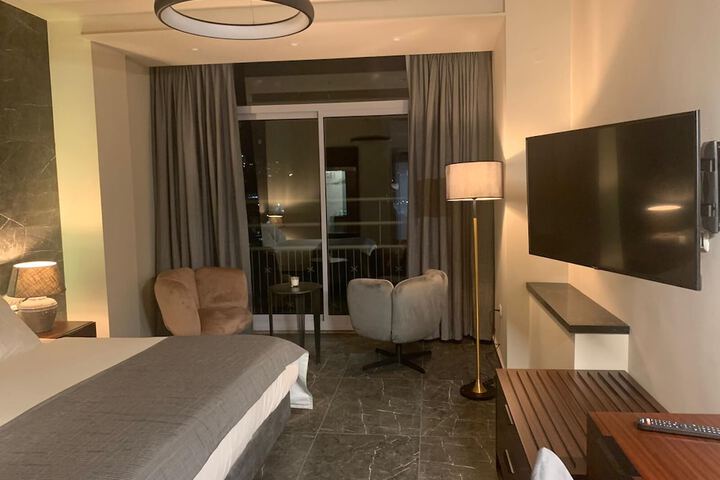 Room 12 of 65