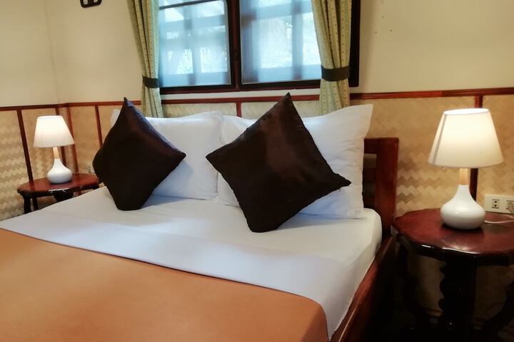 Room 27 of 137