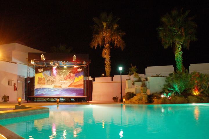 Hotel Pool