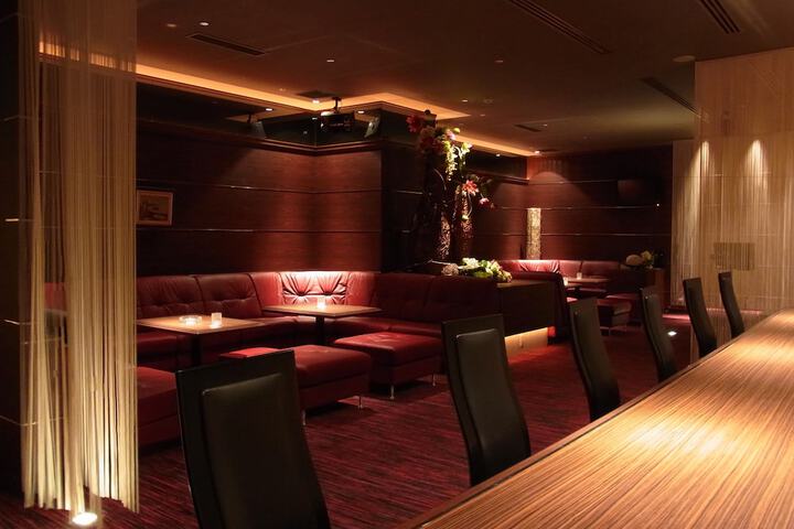 Lounge 21 of 27
