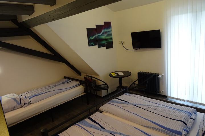 Room 35 of 442