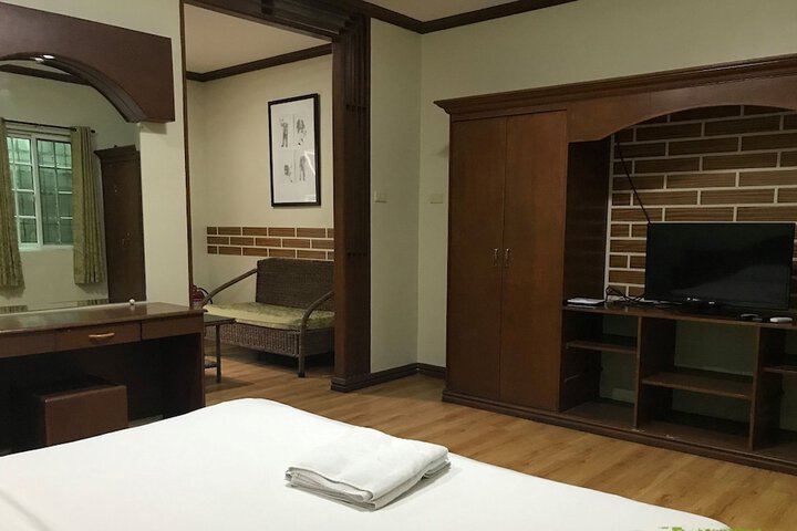 Room 8 of 15