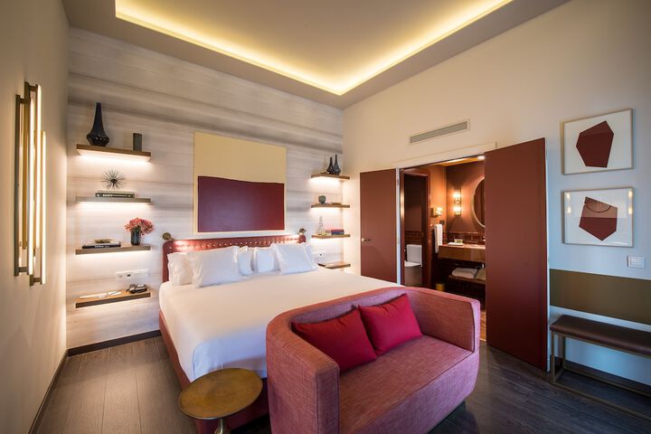 Room 18 of 54
