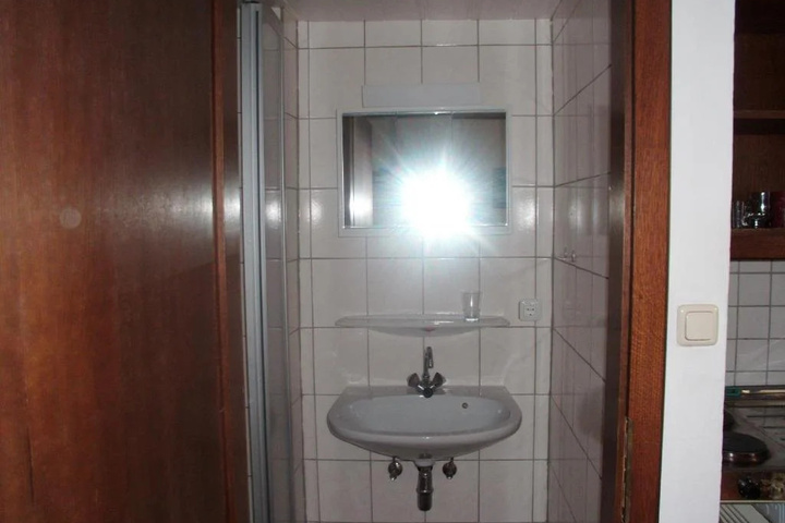 Room 7 of 10