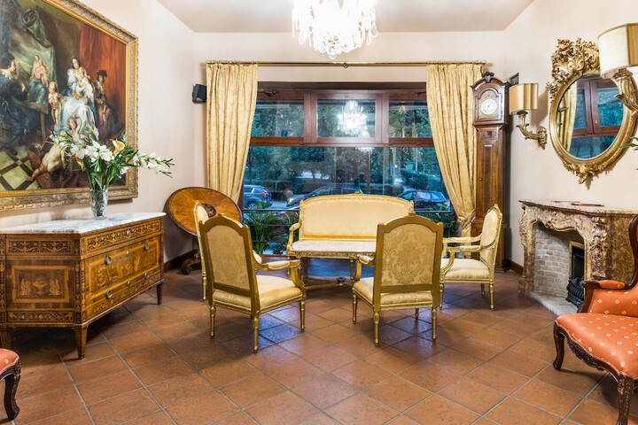 Guest Lobby