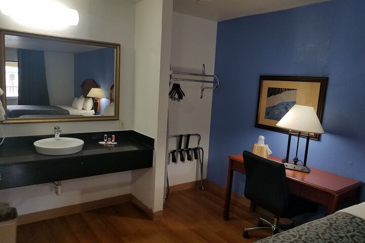 Bathroom sink