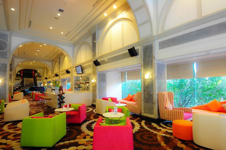 Hotel Lobby