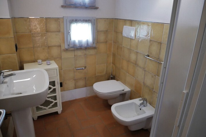 Room 42 of 62