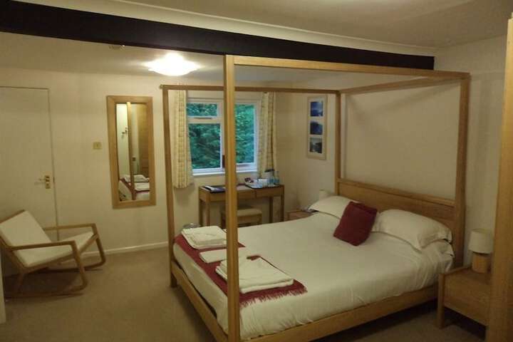 Room 4 of 34