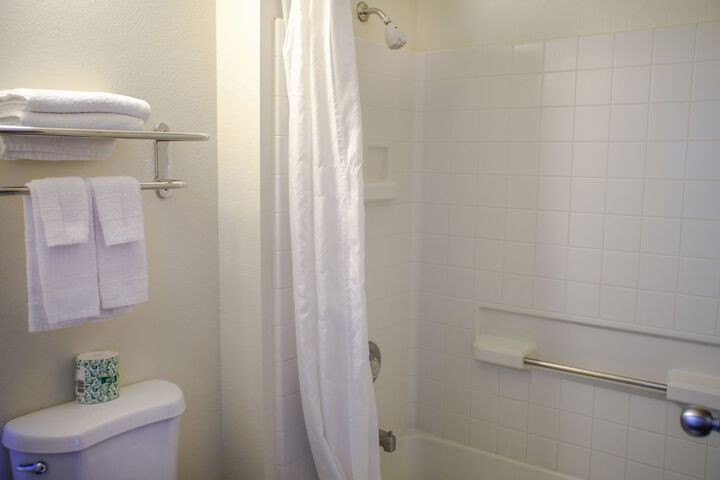 2 Queen Suite (2 of 4)