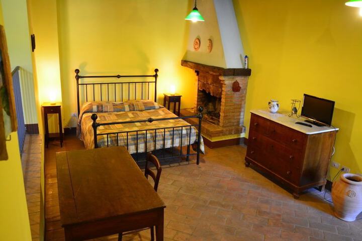 Room 2 of 68