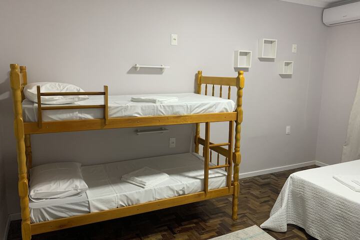 Room 8 of 10