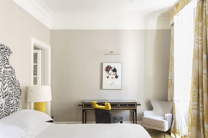 Room 8 of 106