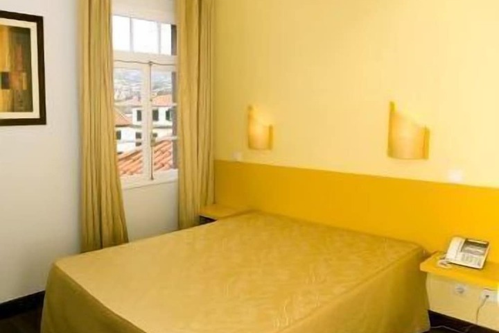 Room 5 of 19