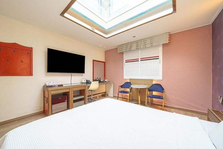 Room 27 of 58