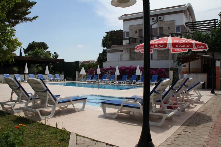 Pool Hotel