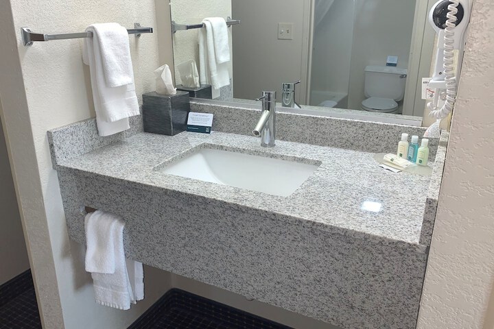 Bathroom sink