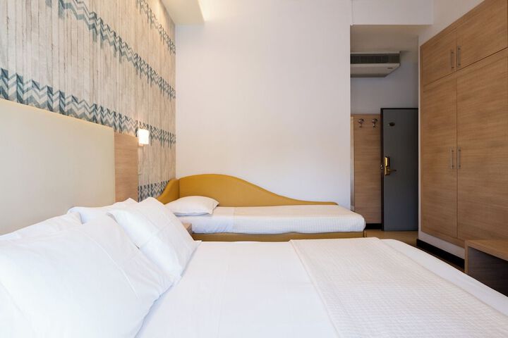 Room 15 of 40