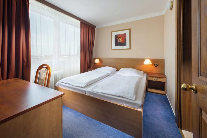 Room 8 of 39