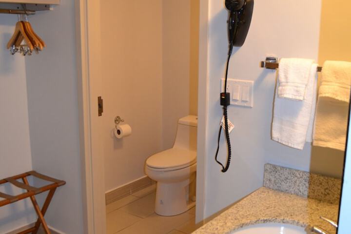 Room 200 of 259
