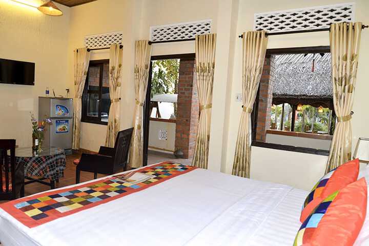 Room 4 of 23