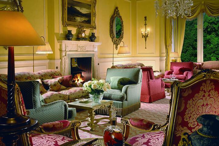 Lounge 90 of 99