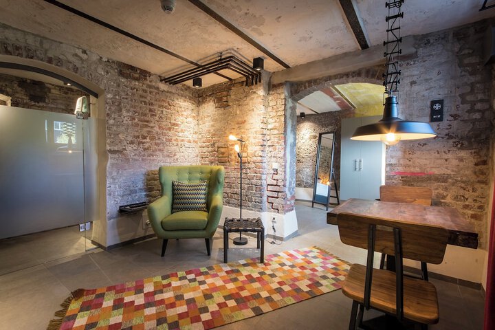 Room 44 of 125
