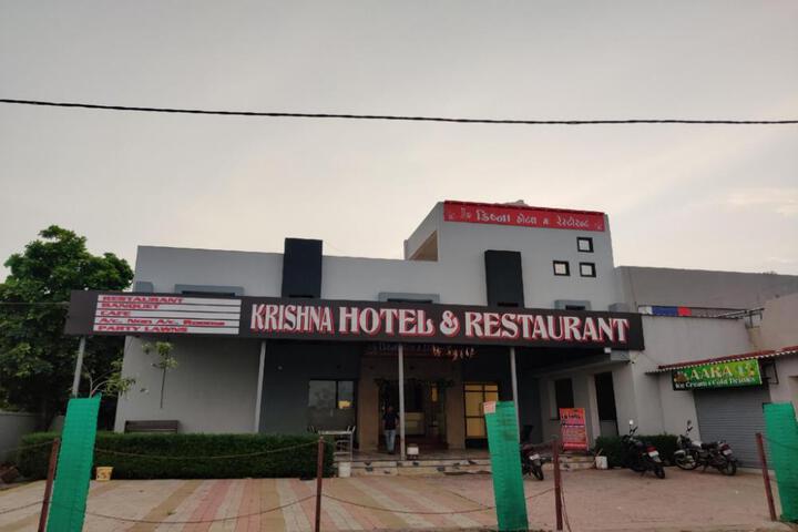 OYO Flagship 82510 Hotel Krishna & Restaurant
