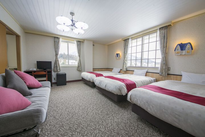 Room 9 of 72