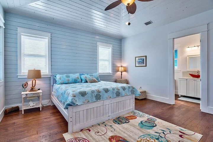 Room 4 of 27