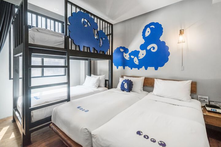 Room 4 of 66