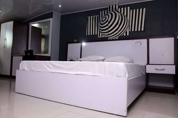 Room 3 of 22