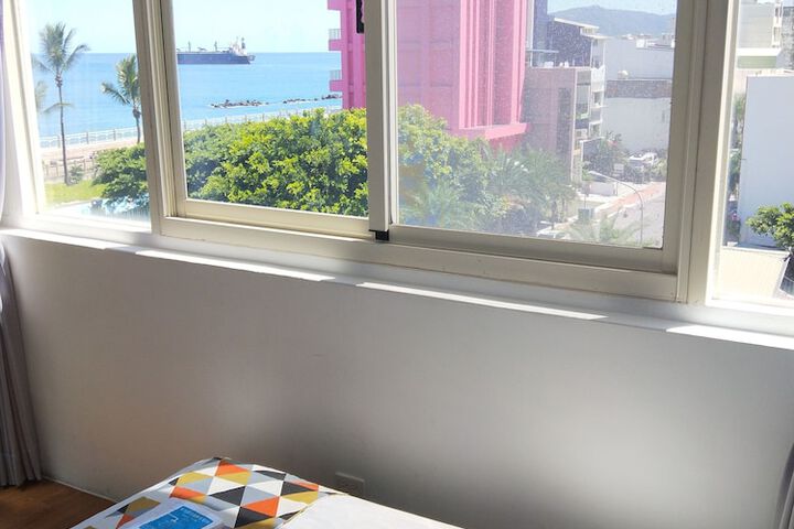 Room 16 of 40
