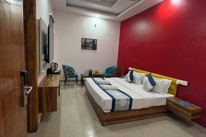 Room 6 of 19
