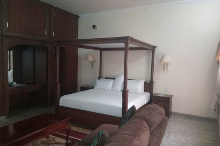 Room 14 of 35