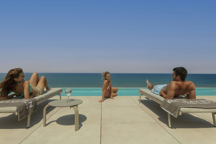 Pool Hotel