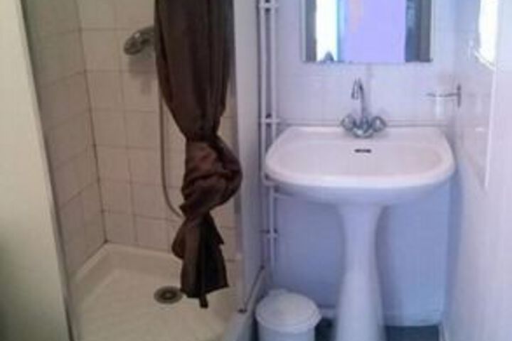 Room 2 of 9
