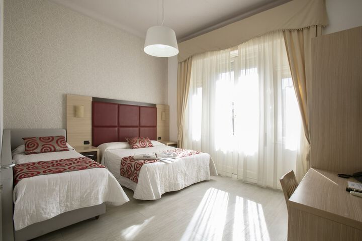 Room 33 of 96