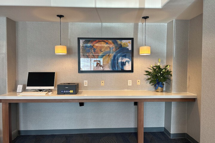 Business Center 29 of 29