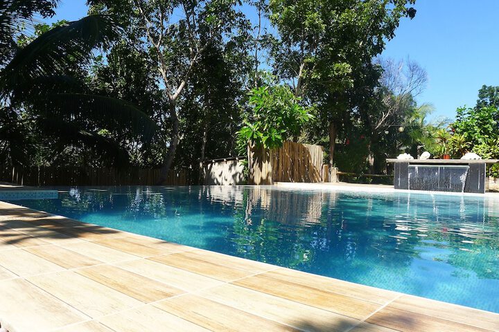 Pool 90 of 131